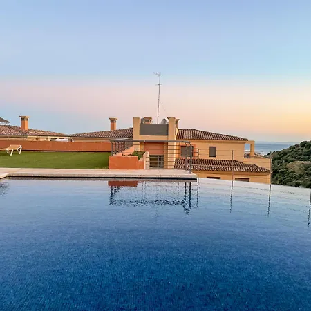 Casa Colon- Spacious 2br! Views, Terrace & Apartment