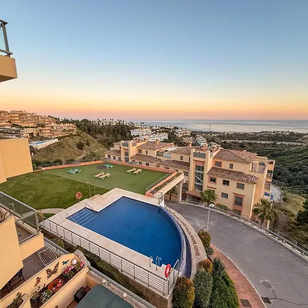 Casa Colon- Spacious 2br! Views, Terrace & Malaga