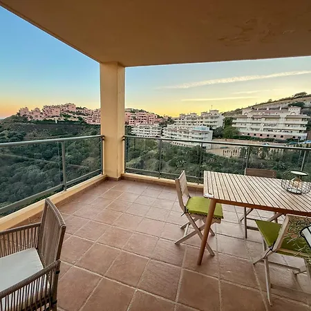 Casa Colon- Spacious 2br! Views, Terrace & Malaga