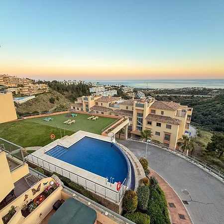 Casa Colon- Spacious 2br! Views, Terrace & * Malaga